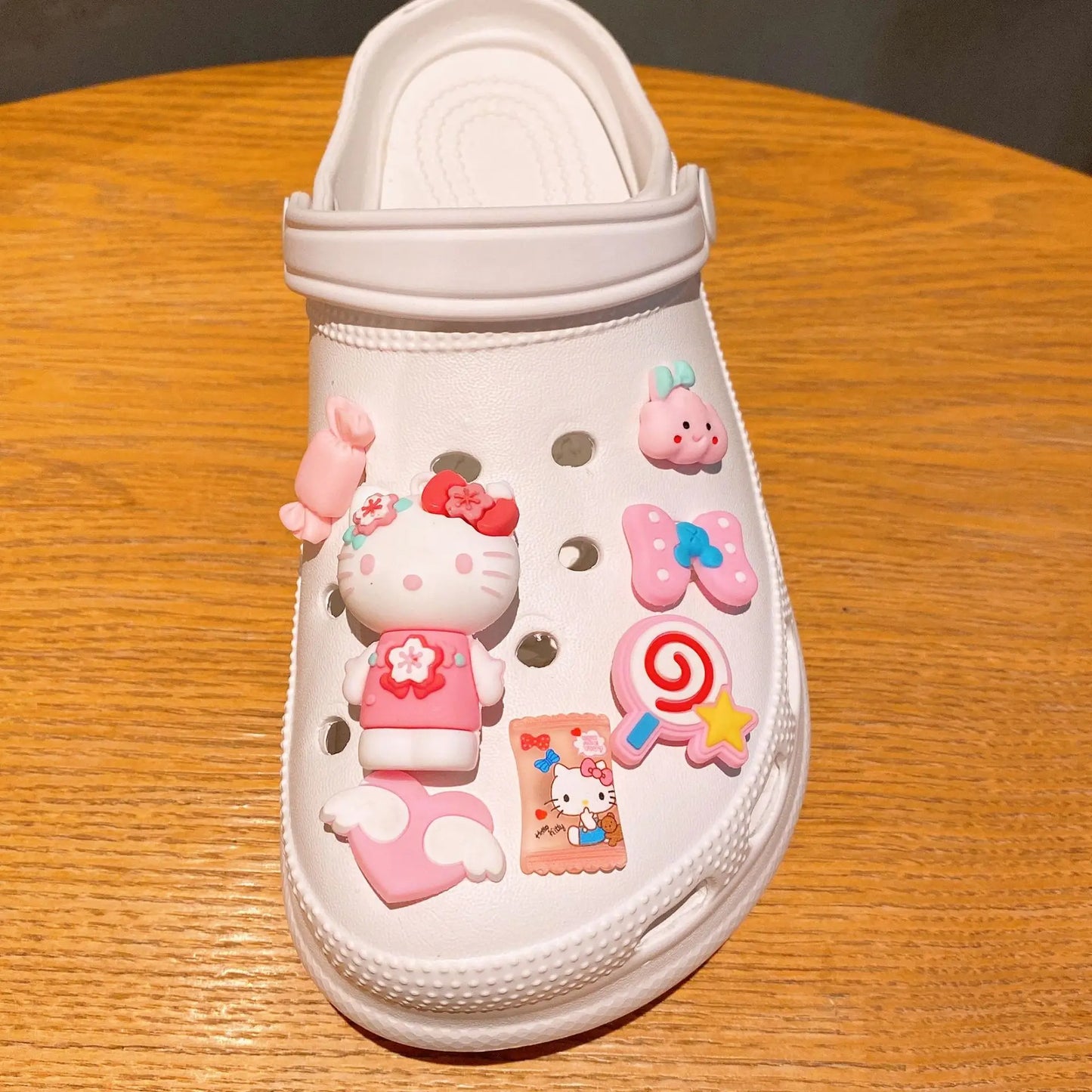 7 Pieces Set of Sanrio Hello Kitty Light-Up Shoe Charms
