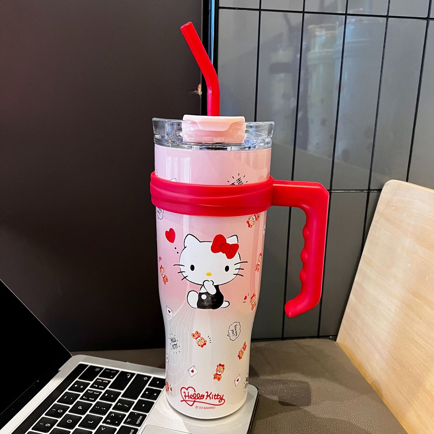 Sanrio Hello Kitty Large Capacity Vacuum Cup with Straw | 1200ml of Cute Convenience
