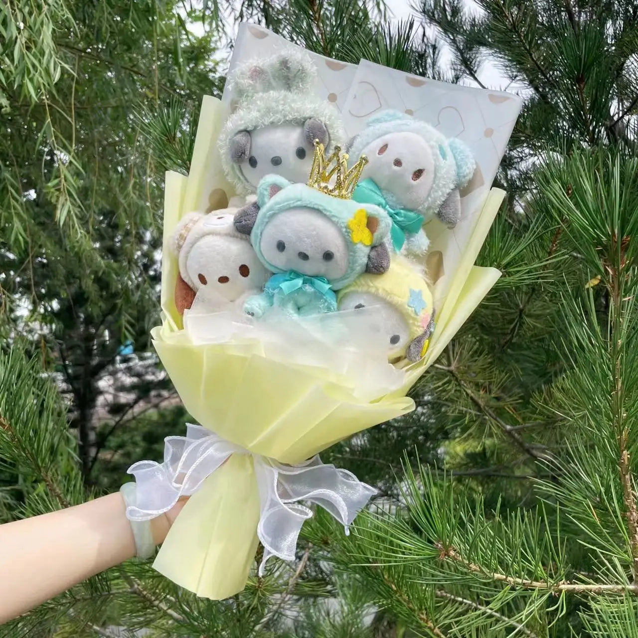 Charming Pochacco Plush Bouquet | Five Different Designs, Crown Plush Included