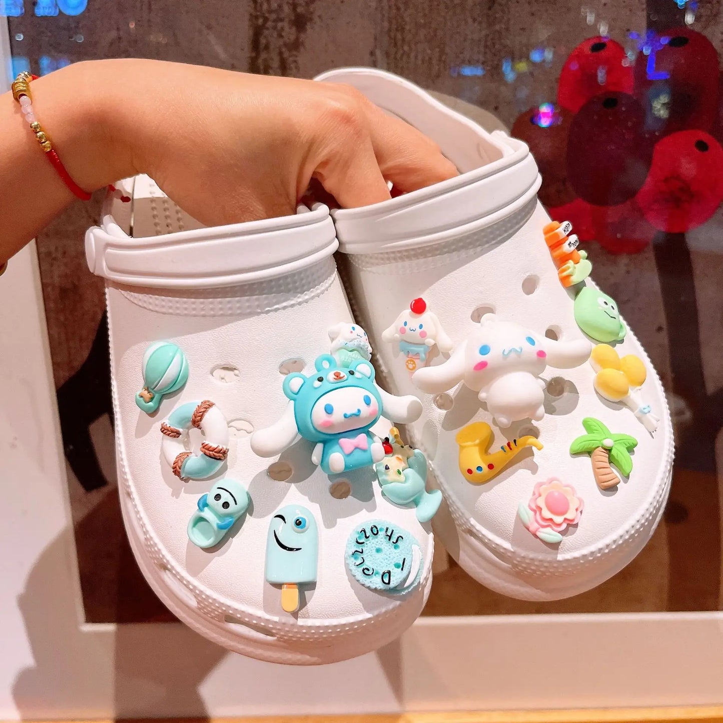 Sanrio Light-Up Shoe Charms | 7-8 Piece Set with Hello Kitty, Cinnamoroll, Kuromi