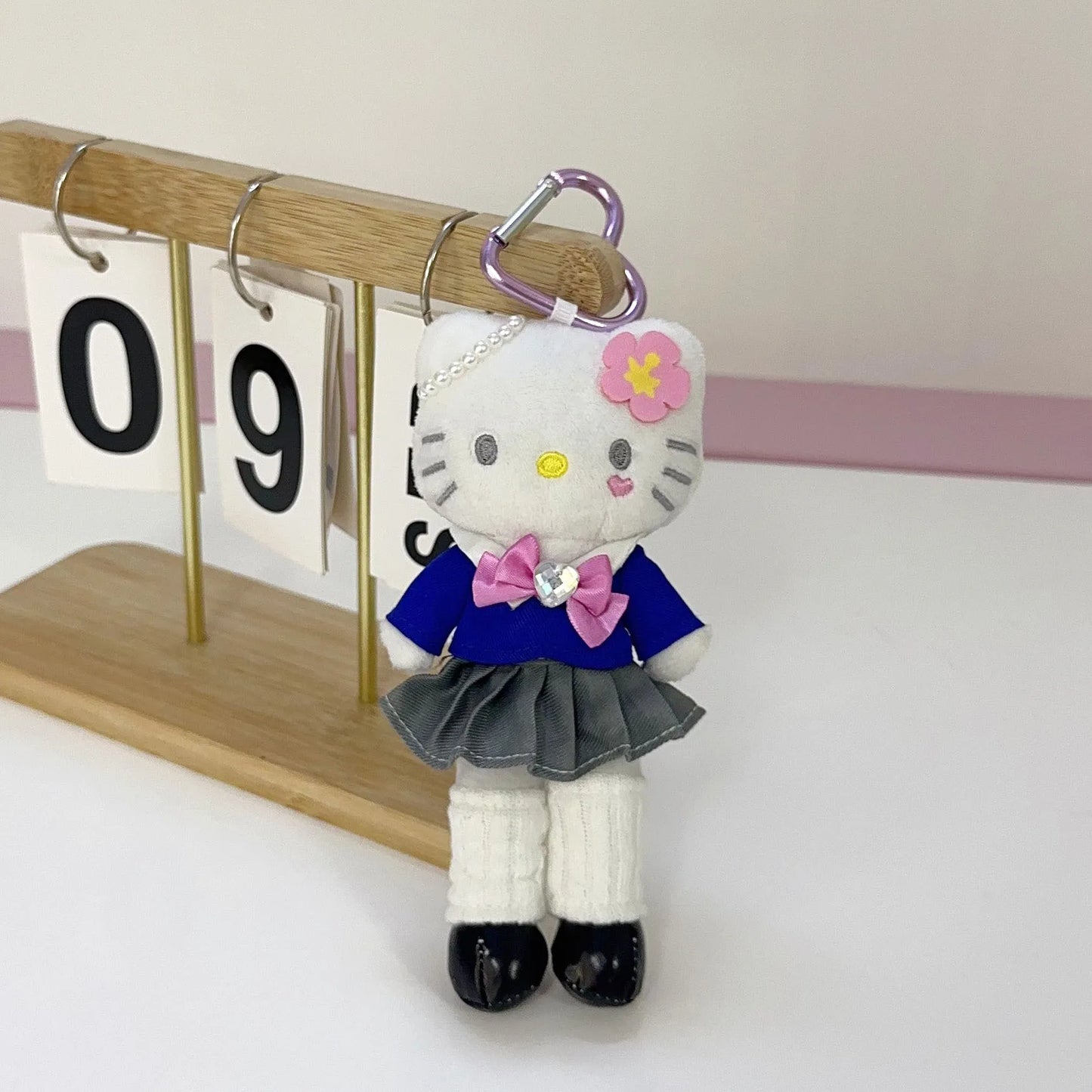 Soft Steps, Loud Style – Meet the Long-Leg Kitty
